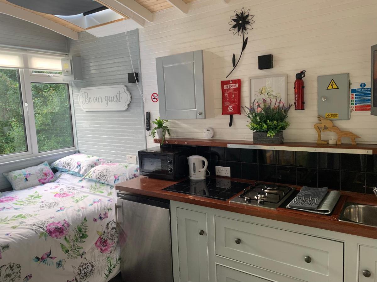 Shepherds Hut Bath Wick  Exterior foto