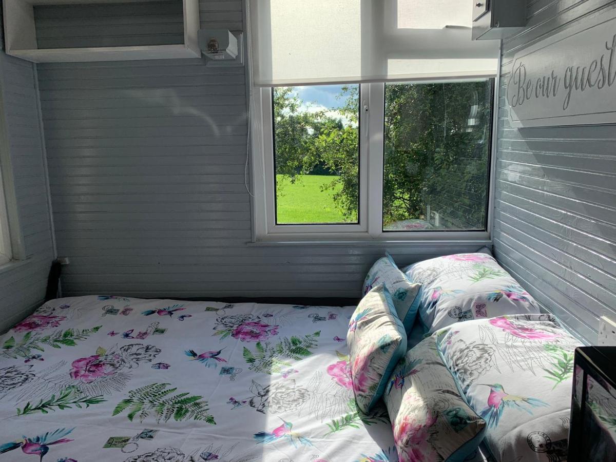 Shepherds Hut Bath Wick  Exterior foto