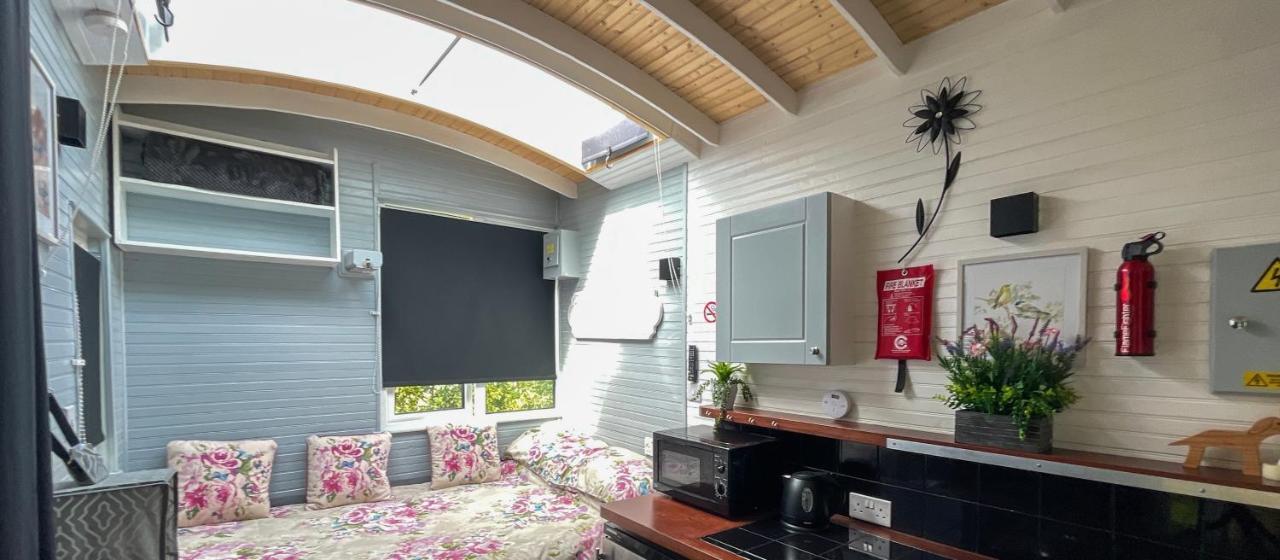 Shepherds Hut Bath Wick  Exterior foto